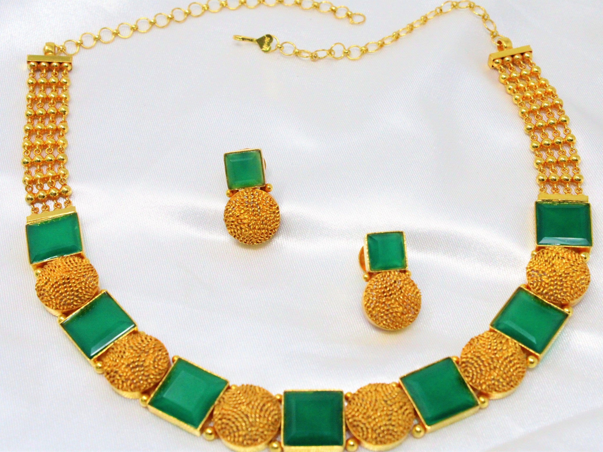 Green Necklace With Stud