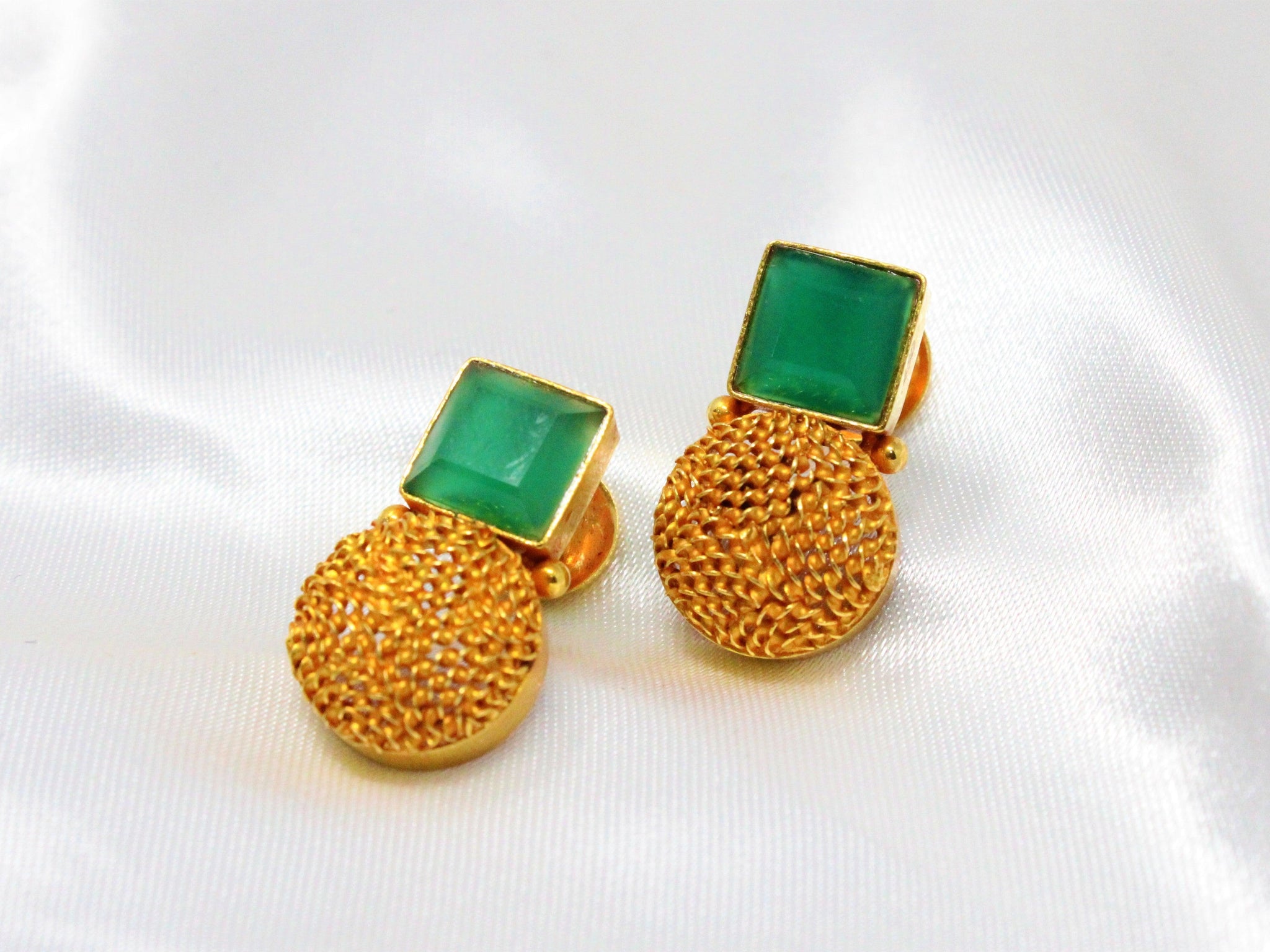 Green Necklace With Stud