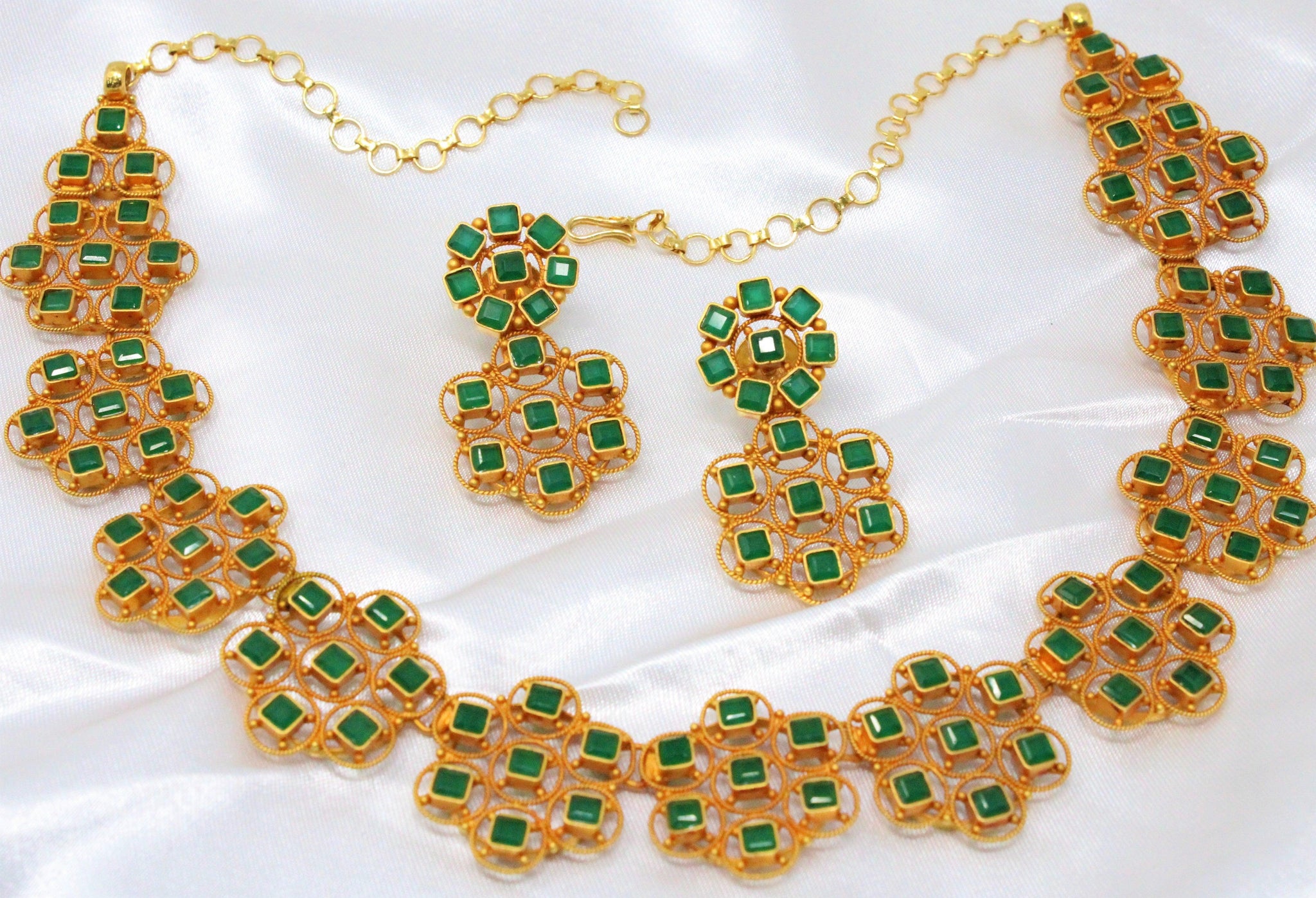 Green Stone Necklace With Stud