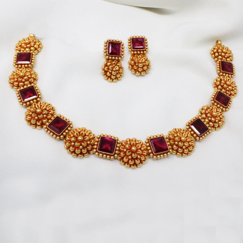 Necklace With Stud