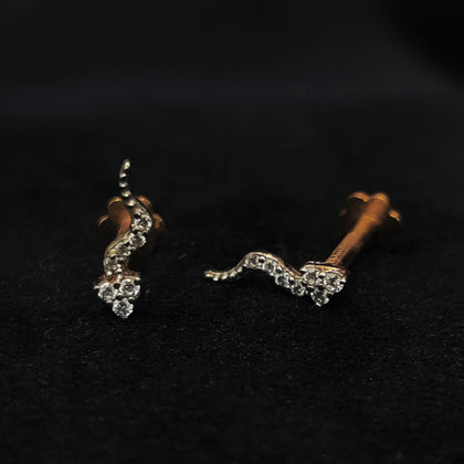 Arrow Shape Diamond Second Stud