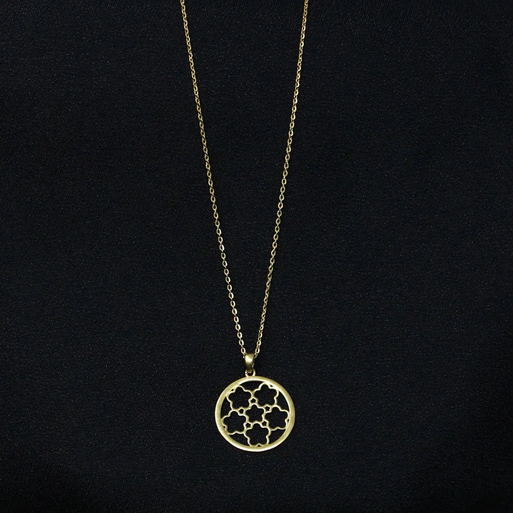 Round Flower Pendant Necklace