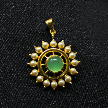 Green Stone Pearl  Pendant