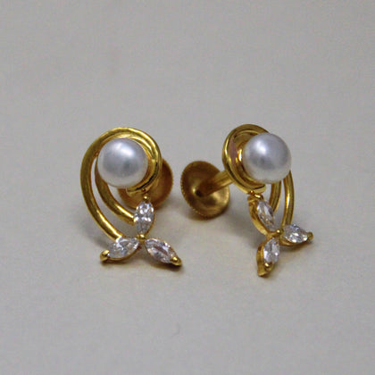 3 Stone Pearl Earring
