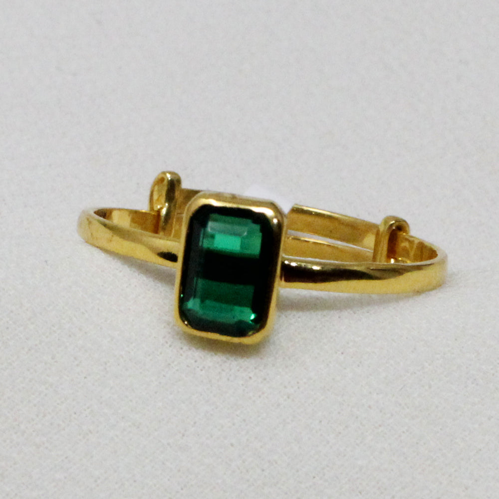 Green Stone Finger Ring