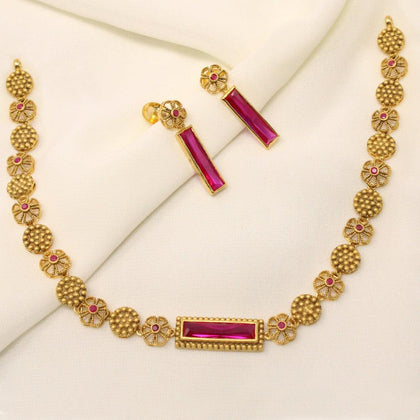 PRECIA NECKLACE WITH STUD - MyChungath Chungath Jewellery